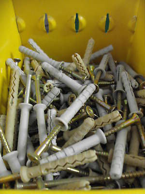 (TEN) 6mm x 40mm hammerscrew nylon fixing