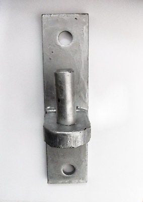 Galvanised gate hook on rectangular plate 19 mm (3/4 ")