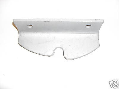 Central closing galvanised gate catch spring fastener